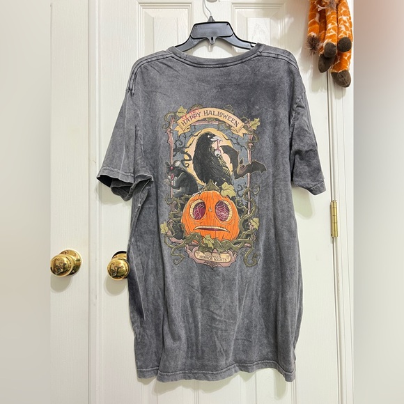 Universal Gray Short Sleeve Tee Essential - Picture 2 of 3